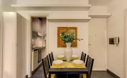 Elegant Apartment Behind The Colosseum
