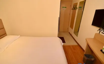 Motel Hotel (Wuhan Tongji Hospital Qingnian Road Subway Station)