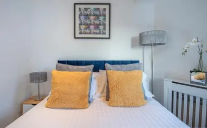 2 Bed town house with Garden in Hackney London