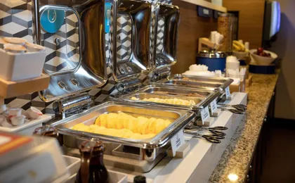 Holiday Inn Express Bloomington West