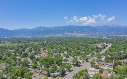 Home Sweet Home 3 Beds Central Springs Locale!