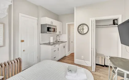 Trolley Teacup Charming Cozy Studio 1 Bedroom Apts by RedAwning
