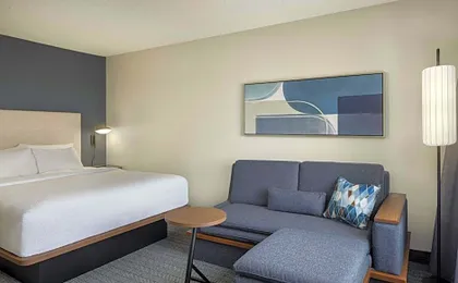 Courtyard by Marriott Springfield Airport