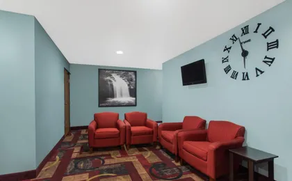 Super 8 by Wyndham Eau Claire I-94
