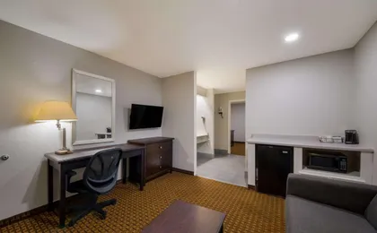 Rodeway Inn & Suites