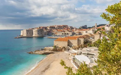 Luxury Seafront Apartment Banje