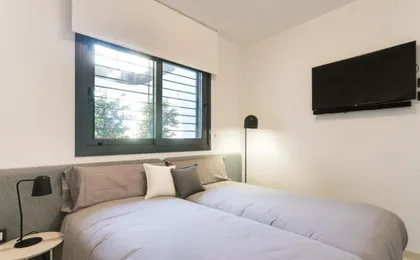 Luxury Apartment with Private Hot Tub by Poniente Beach