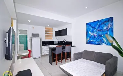 Studio com vista lateral para o mar em Copacabana