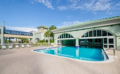 Splash, Relax & Repeat at Dolphin View Retreat! Beachfront! Sleeps 9!