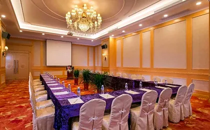 Vienna Hotel Shenzhen Nanyou Clothing Market Nanguang Metro Station