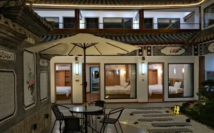 Shuishang Naxi Courtyard Traditional Designer Artistic Villa (The Old Town of Lijiang)