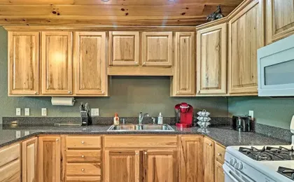 Private Bryson City Ranch Retreat w/ Mtn Views!