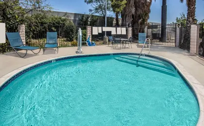 Days Inn by Wyndham Ontario Airport