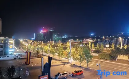 Six Day Business Hotel