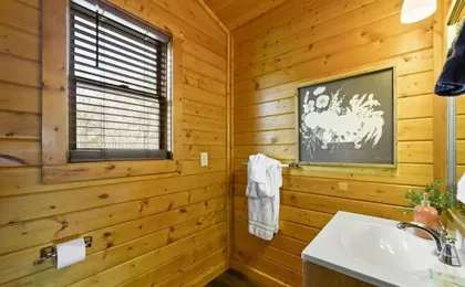Great View Location Studio Log Cabin Hot Tub