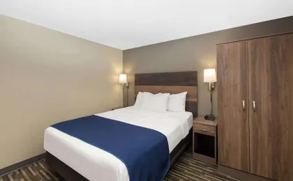Days Inn & Suites by Wyndham Wisconsin Dells