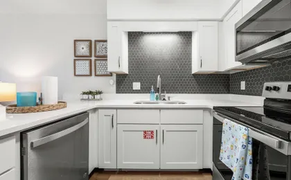 Gulf Walk by Avantstay West End Coastal Escape Renovated 1BR Condo Shared Pool & Beach Access