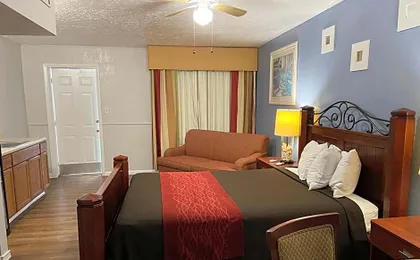 Delux Inn
