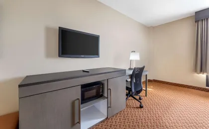 Best Western Plus Kendall Hotel & Suites