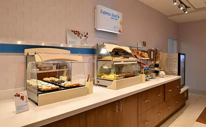 Holiday Inn Express & Suites Omaha Airport By IHG