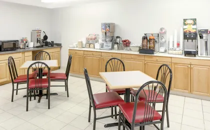 Super 8 by Wyndham Gas City Marion Area