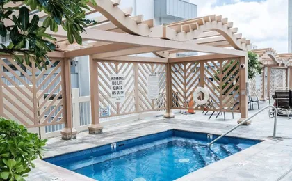 @marbella Lane - Stylish Island Stay w/ City Views