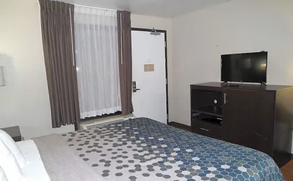 Travelodge by Wyndham North Charleston