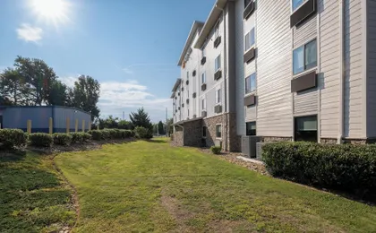 La Quinta Inn & Suites by Wyndham Greenville Woodruff Rd.