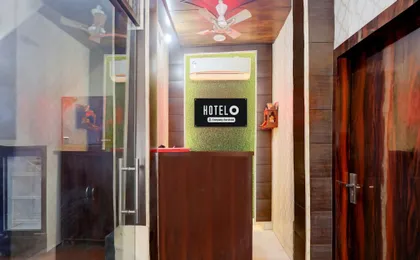 Super OYO Hotel O Sankat Mochan Gandhi Nagar