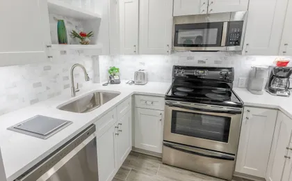 112 Arrowhead Unique Lakefront 2br At Kingston 2 Bedroom Condo