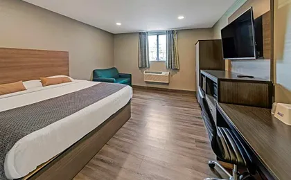 Americas Best Value Inn Foxboro