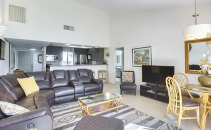 Pet-friendly Palm Desert Gem on Golf Course!