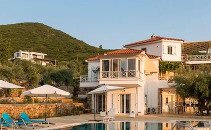 Eros Loft with Pool Near the Beach