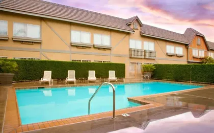 Ayres Hotel & Suites Ontario Airport