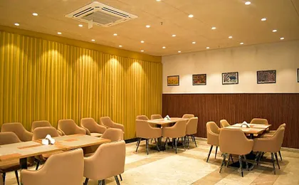 Qotel Signature Coleman Janakpuri