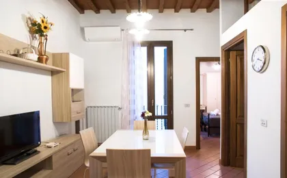 Oriuolo Palace