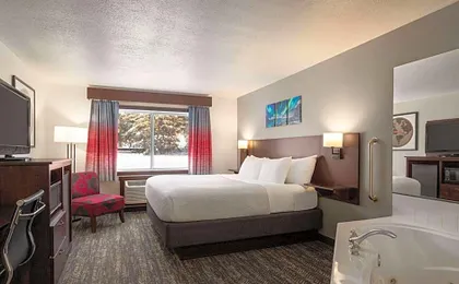 Ramada by Wyndham Richland Center