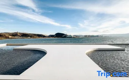 Dali Biyue Sea View Hotel（Airport store）