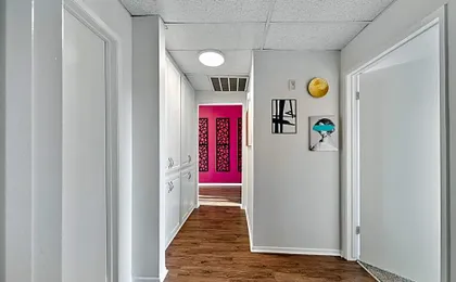 Beverly Hills Chic 2 bed 2bath with Patio and Parking 309