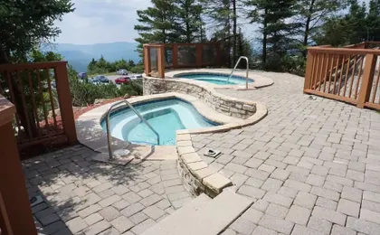Rimfire 406: Slope Side, Large Open Studio Full Kitchen and High Ceilings Western Facing View