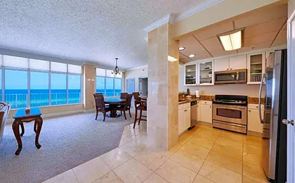 Palmetto Beachfront Hotel