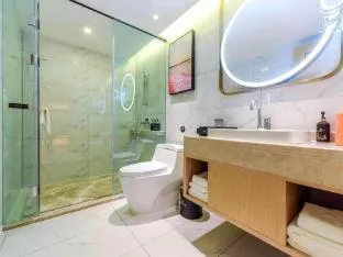 Vienna International Hotel Chongqing Liugongli Light Rail Station