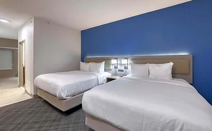 Comfort Suites Milwaukee Airport