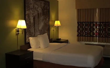 Super 8 by Wyndham Colby