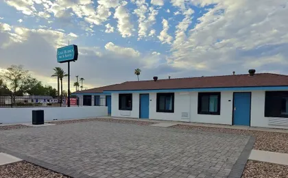 Casa Blanca Inn and Suites
