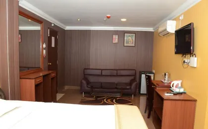 Hotel Raj Palace