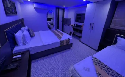 Rich Hotel