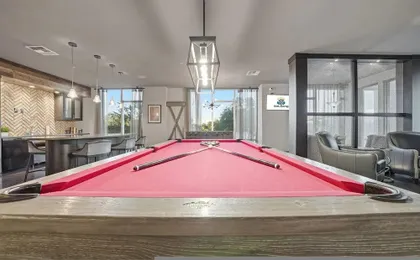 Modern 2BR w Pool Pet-friendly Unit 19