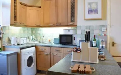 Charming 2 Bedroom Home 3 mins from Arsenal Station