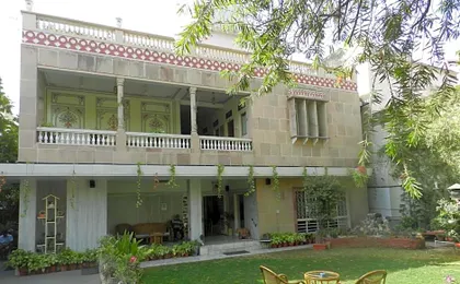 Hotel Tara Niwas